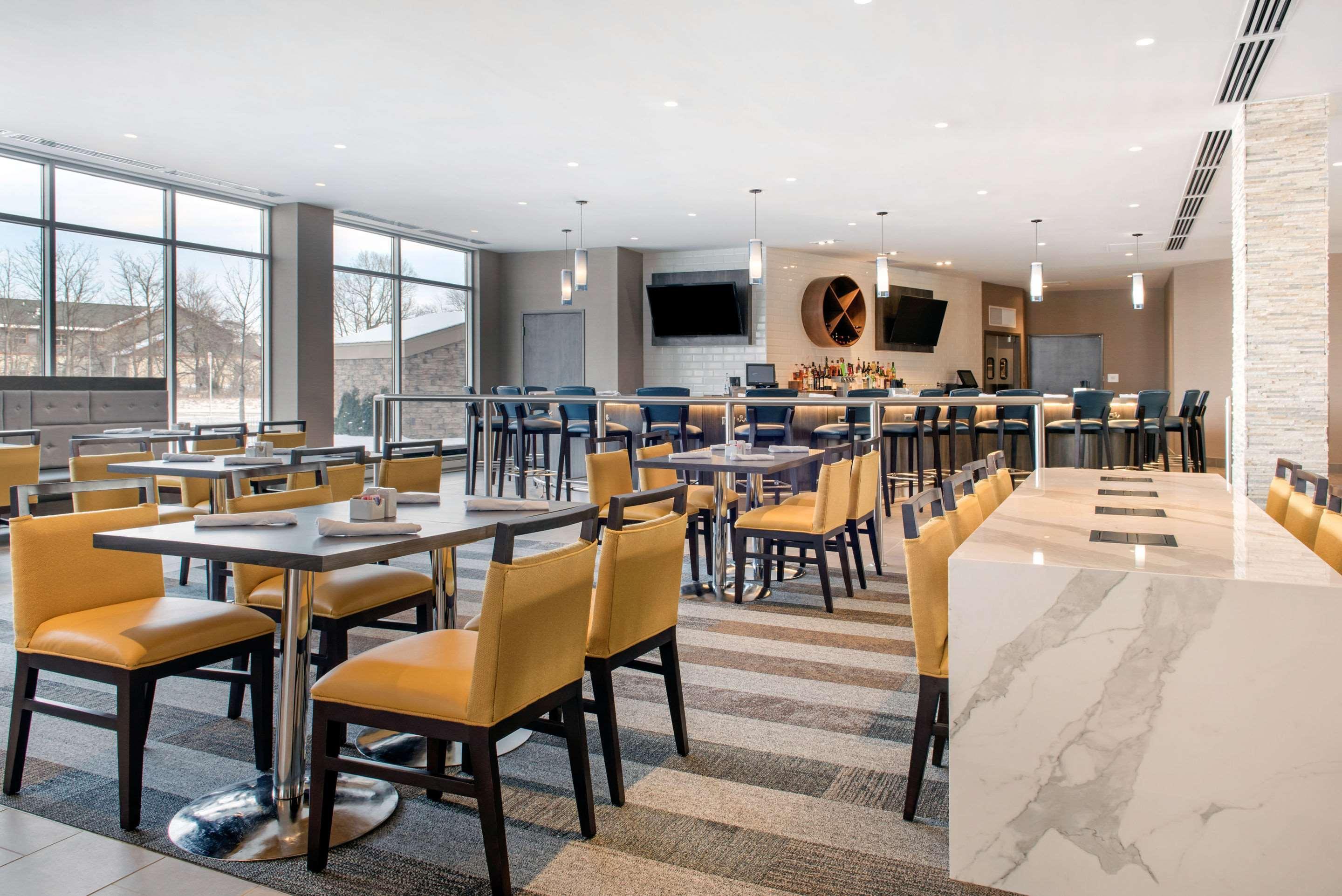 Wyndham Westfield Hotel Bagian luar foto