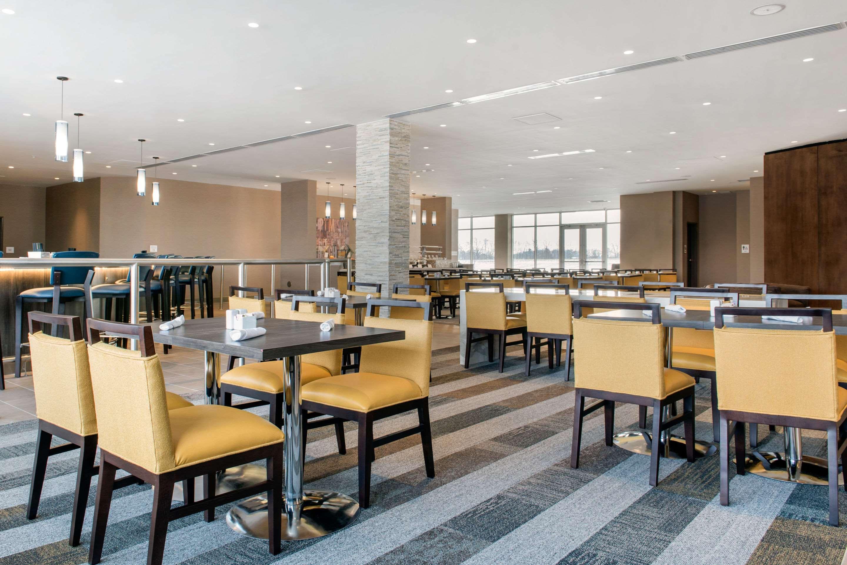 Wyndham Westfield Hotel Bagian luar foto