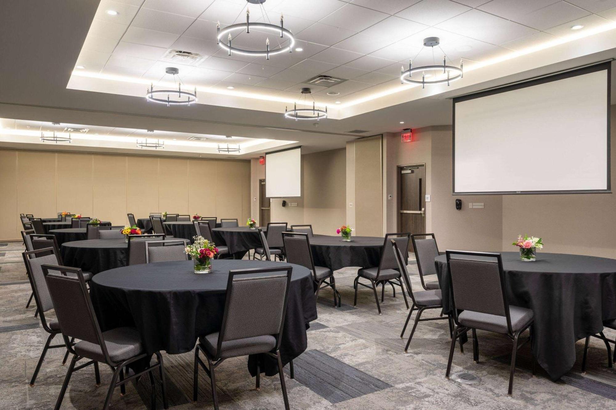 Wyndham Westfield Hotel Bagian luar foto