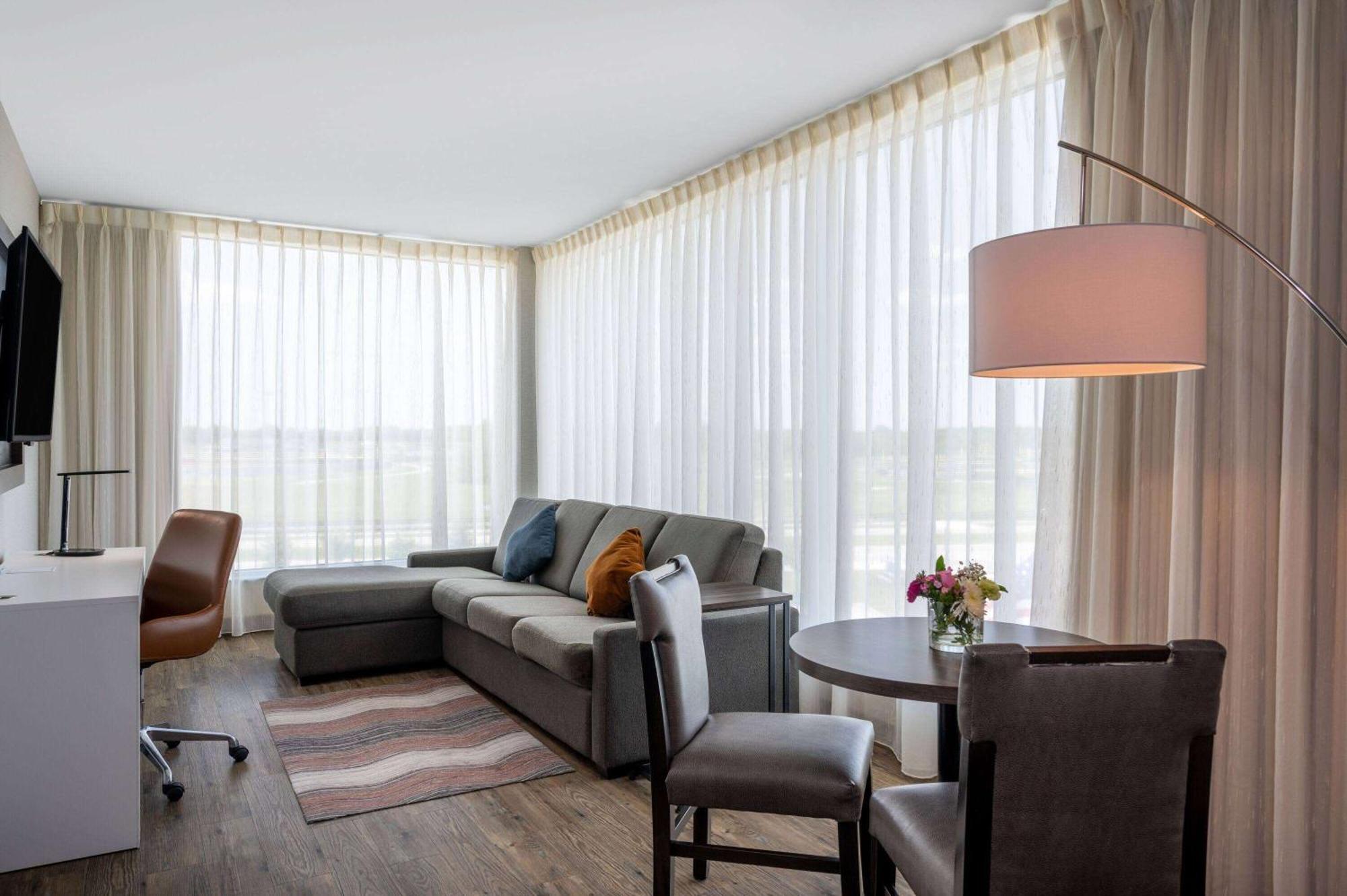 Wyndham Westfield Hotel Bagian luar foto