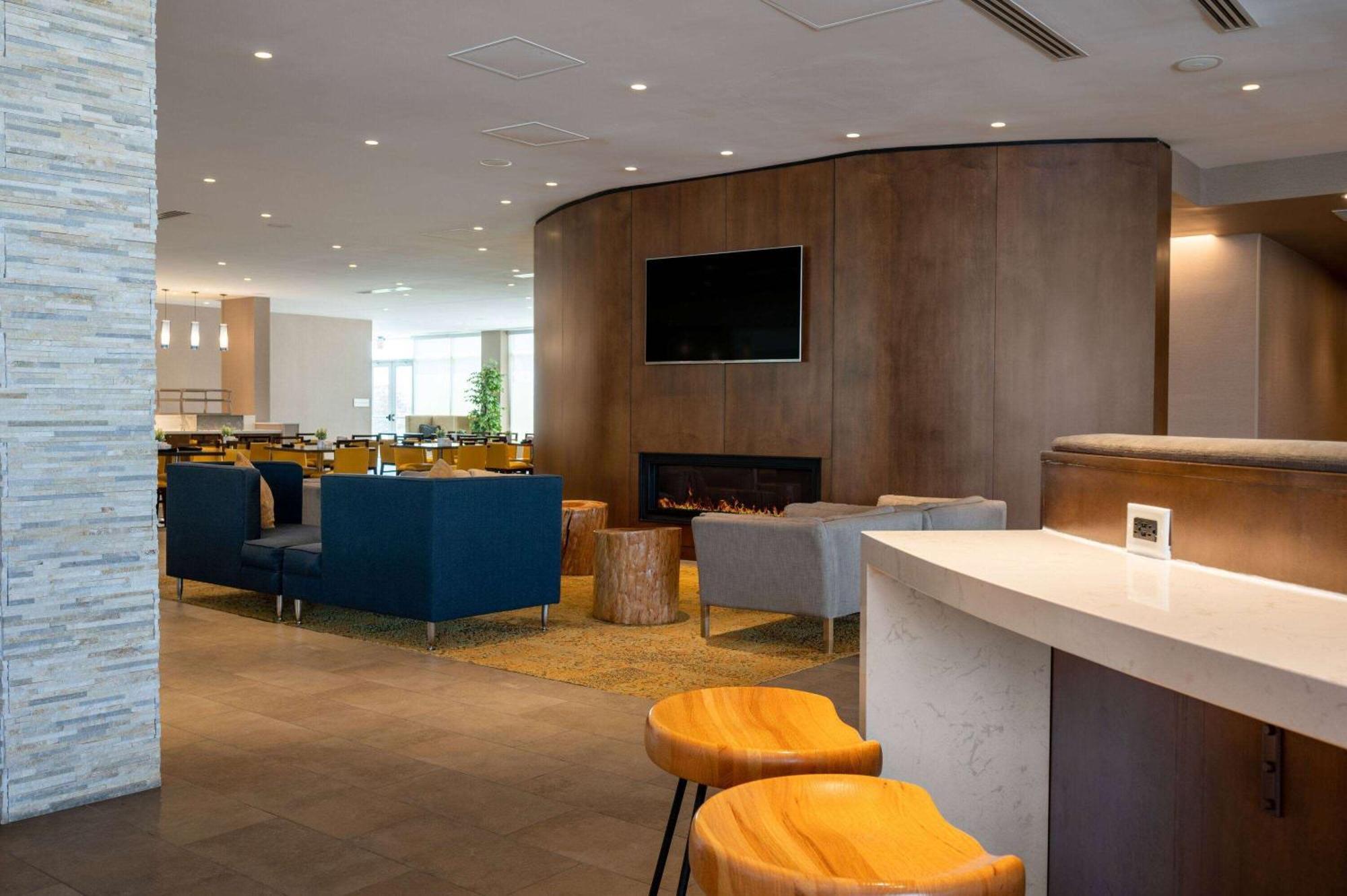 Wyndham Westfield Hotel Bagian luar foto
