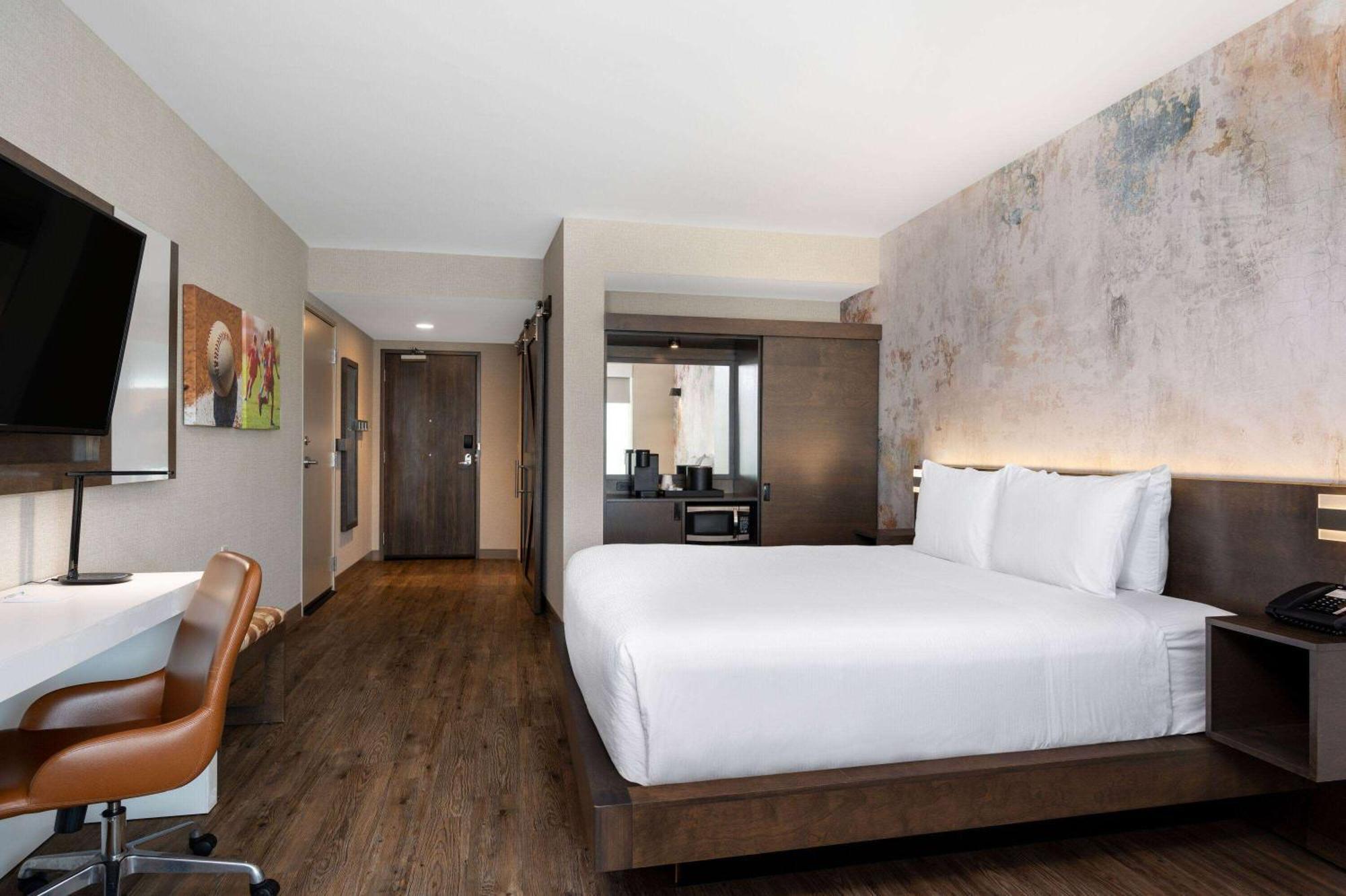 Wyndham Westfield Hotel Bagian luar foto