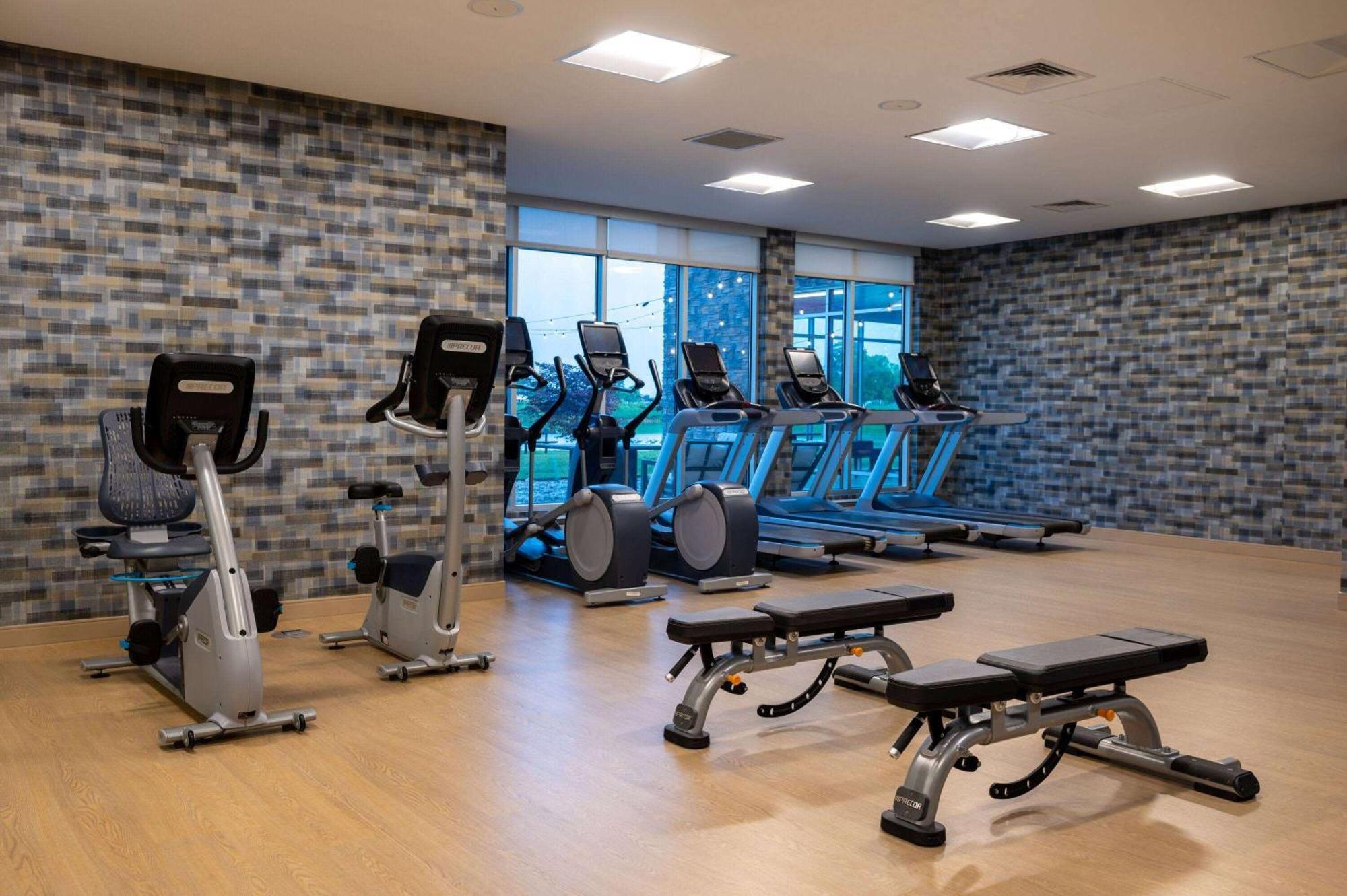 Wyndham Westfield Hotel Bagian luar foto