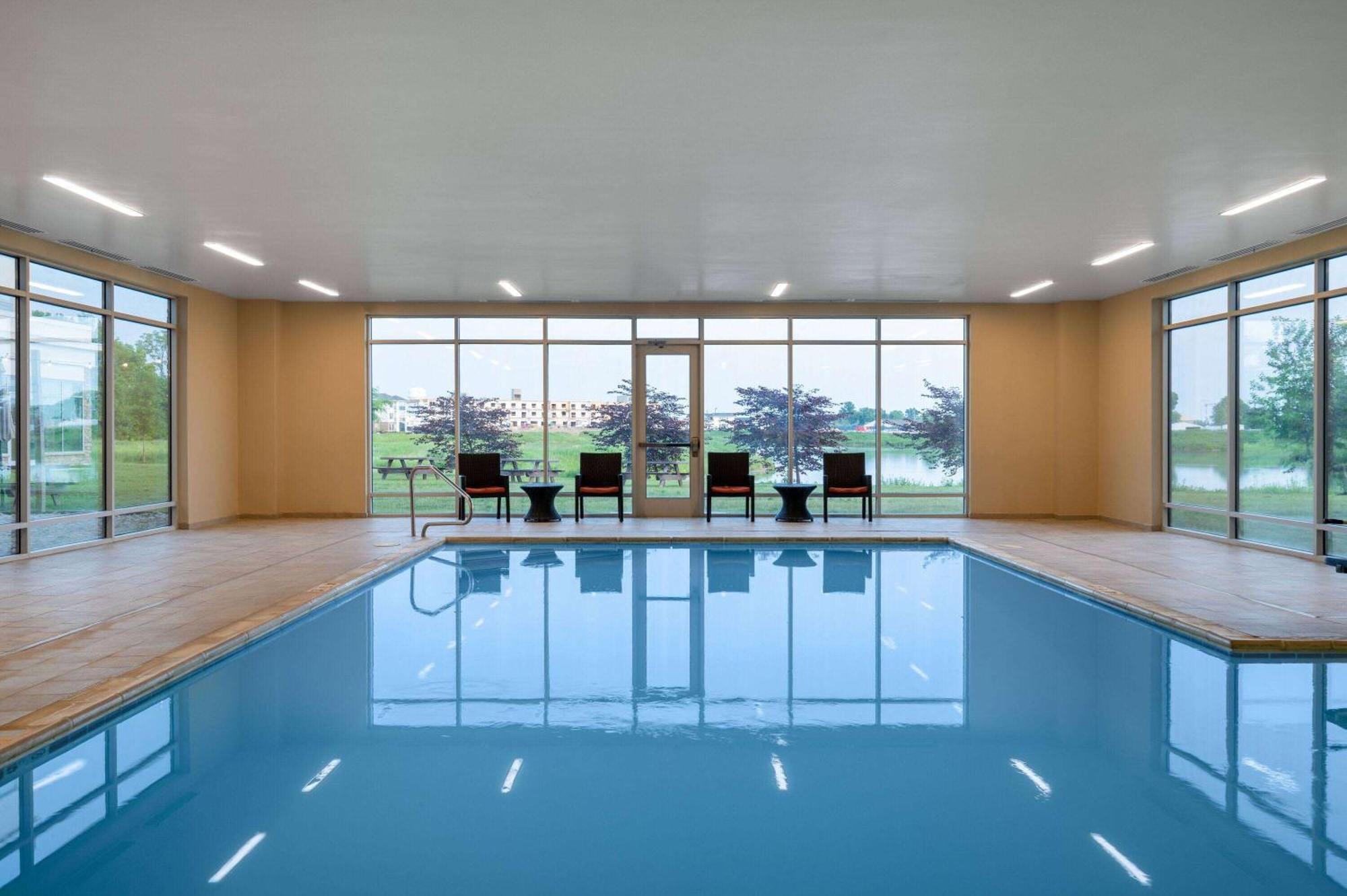 Wyndham Westfield Hotel Bagian luar foto